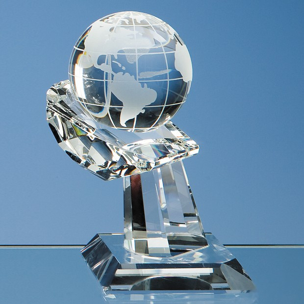 Promotional 6cm Optical Crystal Globe on Mounted Hand Award