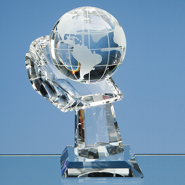 Promotional 8cm Optical Crystal Globe on Mounted Hand Award