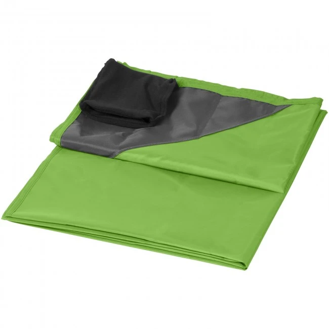 Stow and go water-resistant outdoor blanket