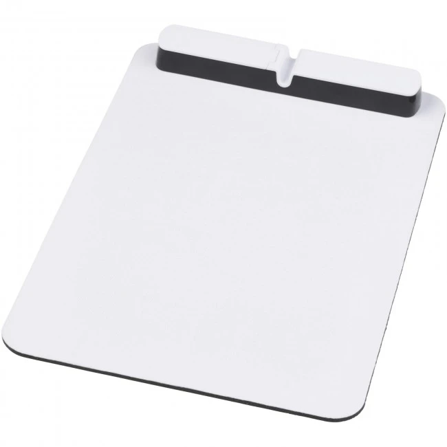 Cache mouse pad with USB hub