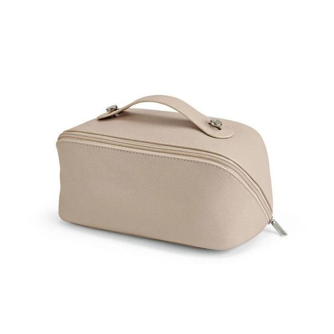 Macao Toiletry Bag Recycled Leather