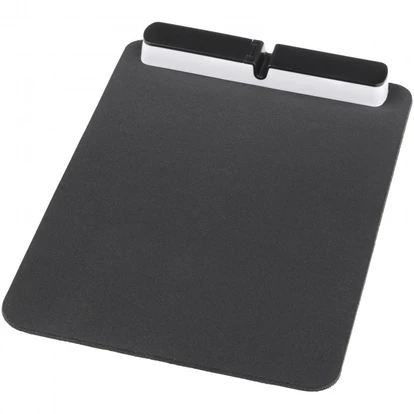 Cache mouse pad with USB hub